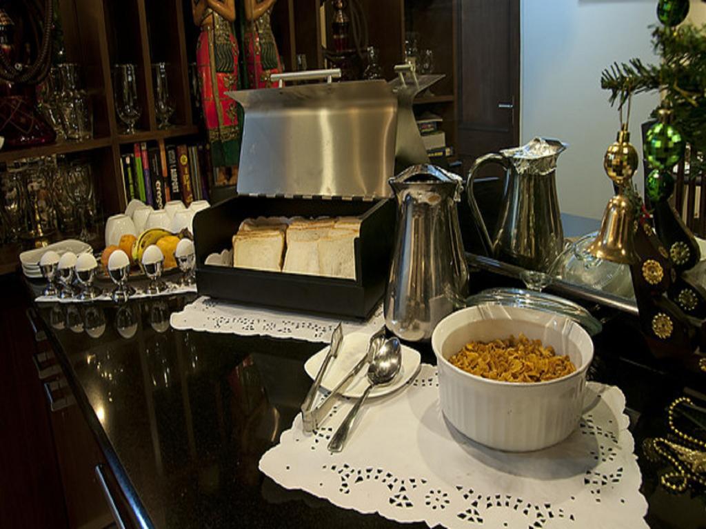 Red Maple Bed & Breakfast New Delhi Exteriör bild