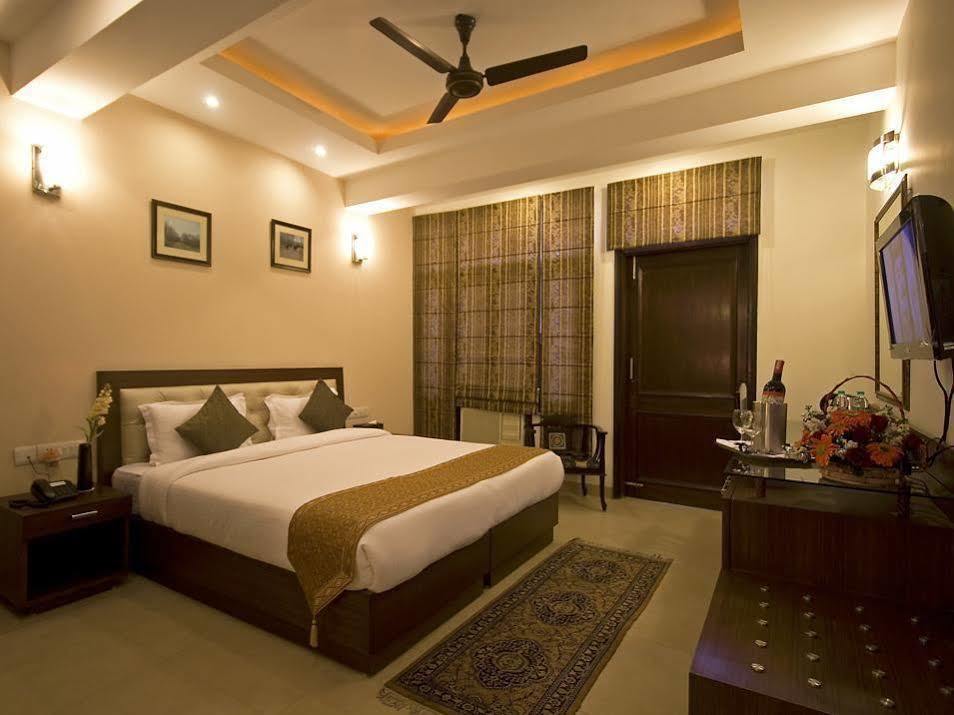 Red Maple Bed & Breakfast New Delhi Exteriör bild