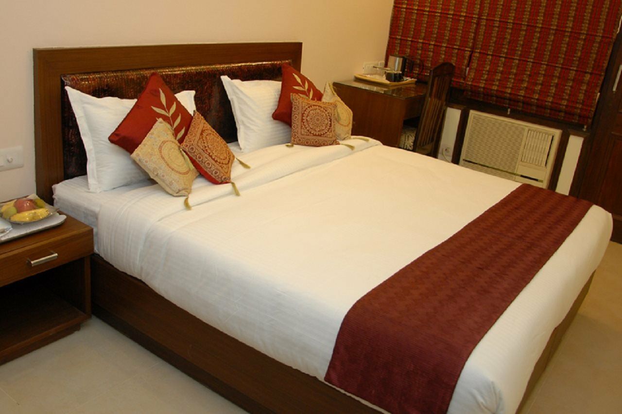 Red Maple Bed & Breakfast New Delhi Exteriör bild