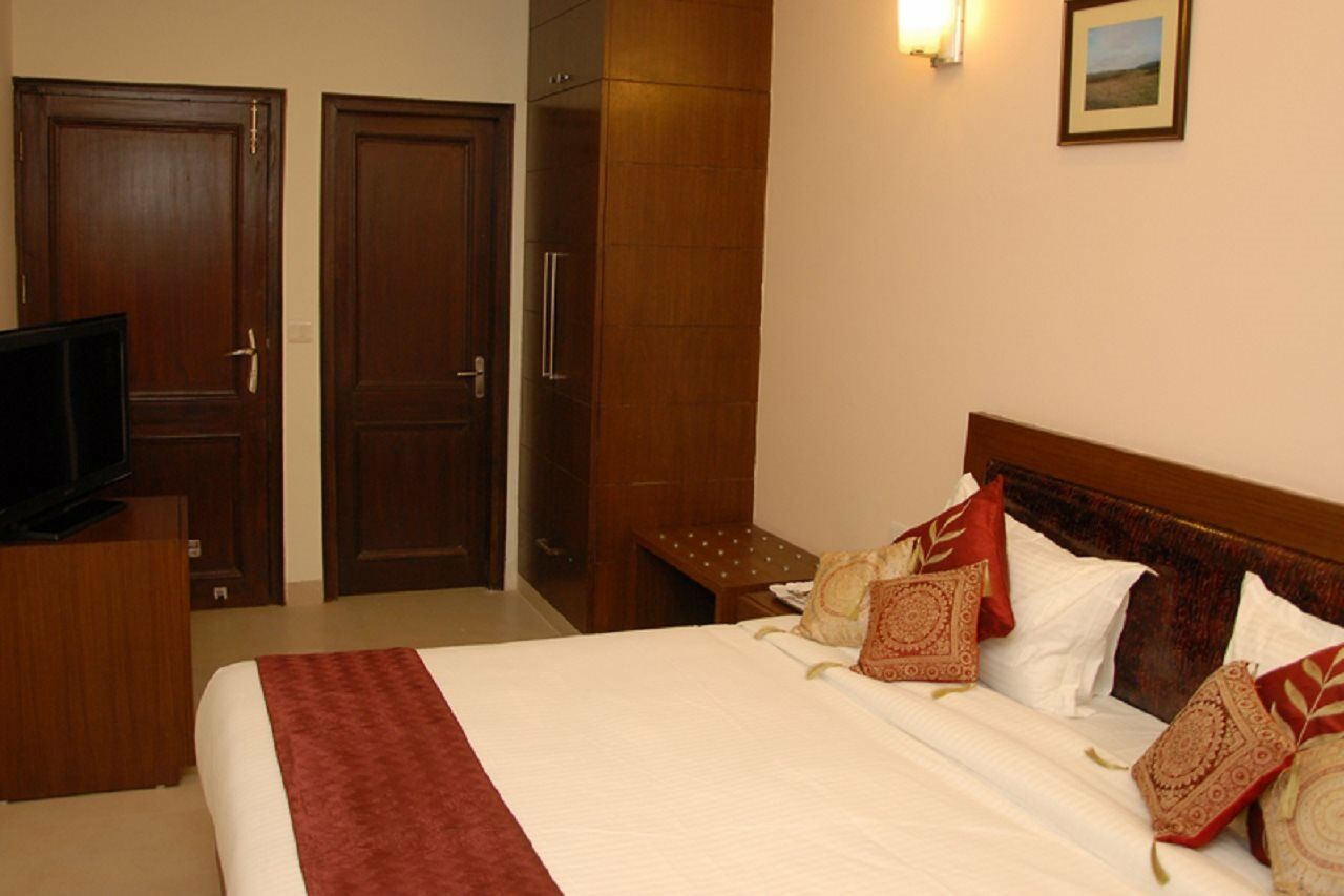 Red Maple Bed & Breakfast New Delhi Exteriör bild